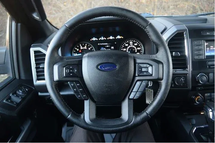 $12000 : Ford F-150 2015 4x4 XLT 4dr image 4