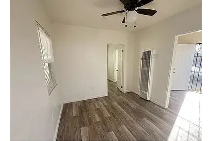 $1750 : Smart 1bd 1ba @ Walnut image 2