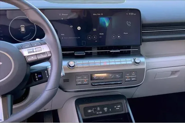 $25997 : Hyundai KONA 2025 SEL Conven image 7