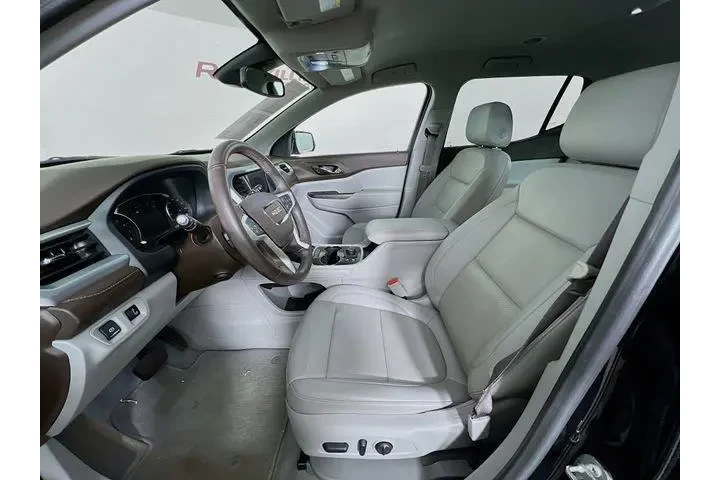 $34975 : GMC Acadia 2023 4x4 SLT 4dr image 9