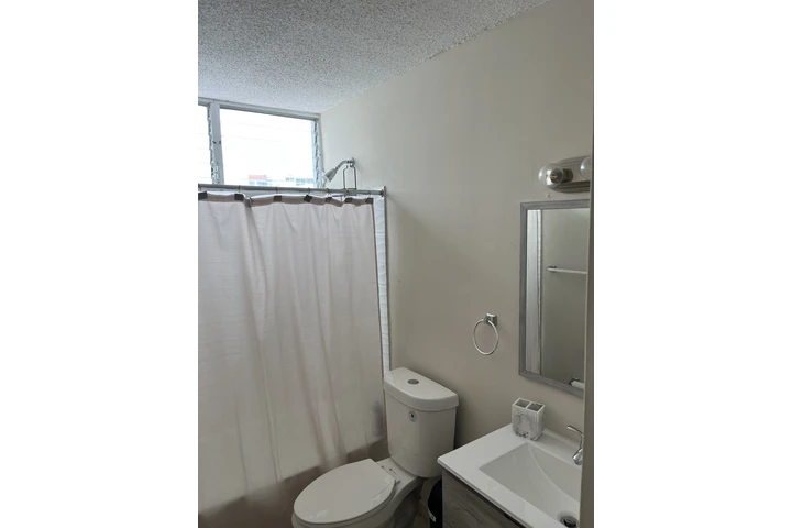 $1600 : Penthouse Trujillo Alto image 7