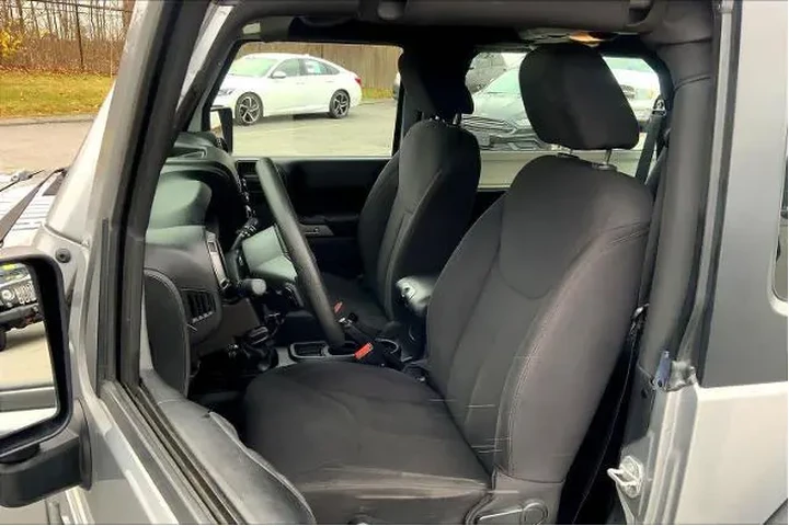 $12888 : Jeep Wrangler 2014 4x4 Sport image 8