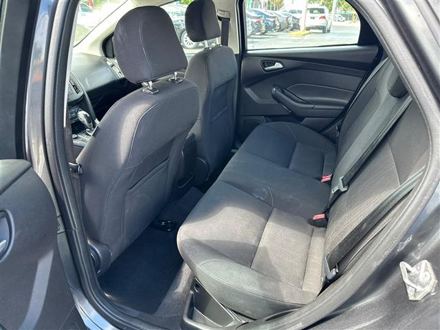 $9000 : 2016 Ford Focus image 6