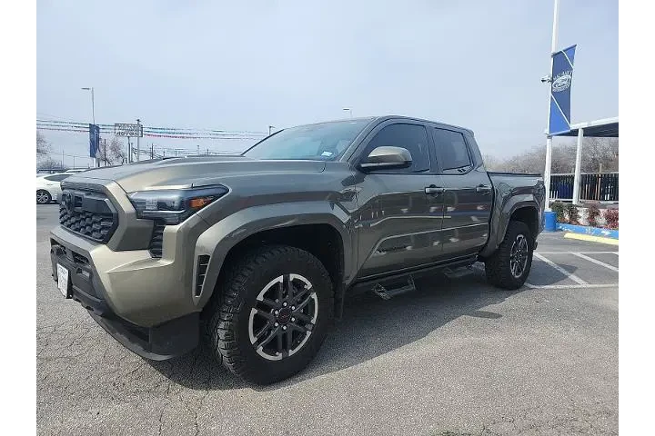 $39998 : Toyota Tacoma 2024 4x4 SR5 4 image 6