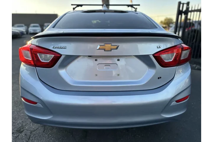 $5995 : 2018 Cruze image 5