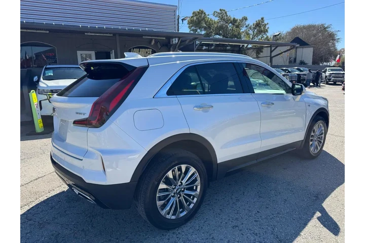 2024 XT4 Premium Luxury AWD image 6
