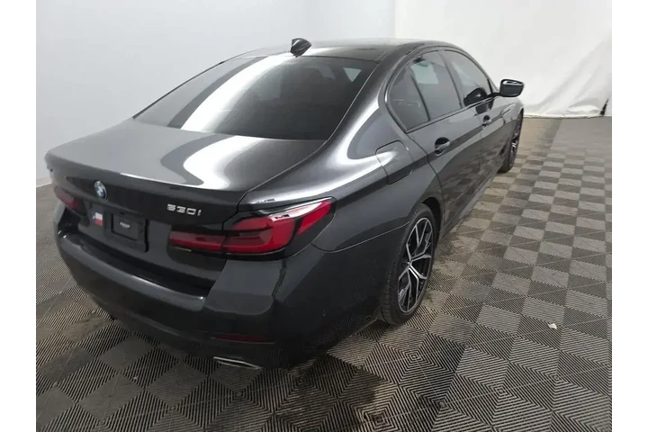 $34393 : BMW 5 Series 2023 AWD 530i x image 4