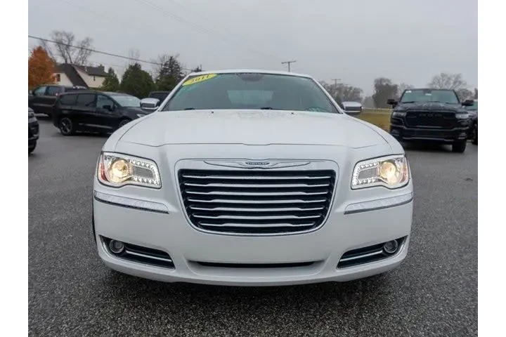 $10980 : Chrysler 300 2011 C 4dr Seda image 7