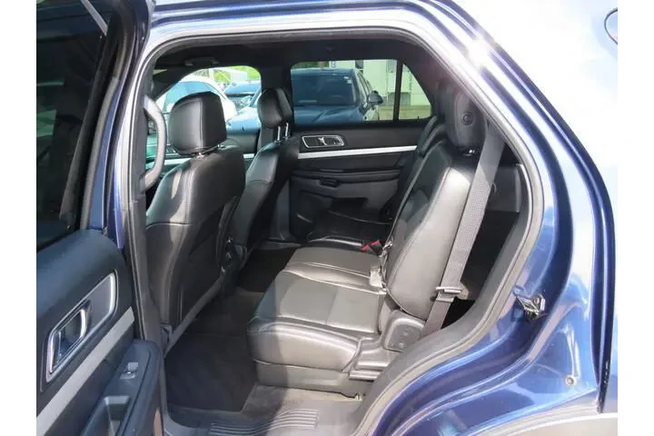 $19391 : Ford Explorer 2017 AWD XLT 4 image 6