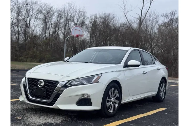 $9999 : 2019 Altima 2.5 S image 4