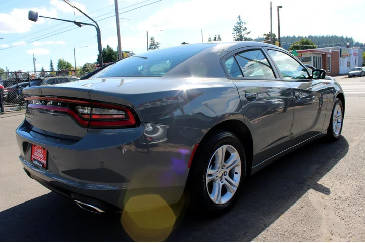 $15295 : 2019 Charger SXT RWD image 7