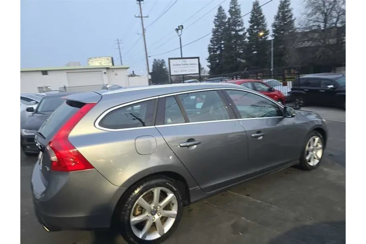 $9999 : 2016 V60 image 8
