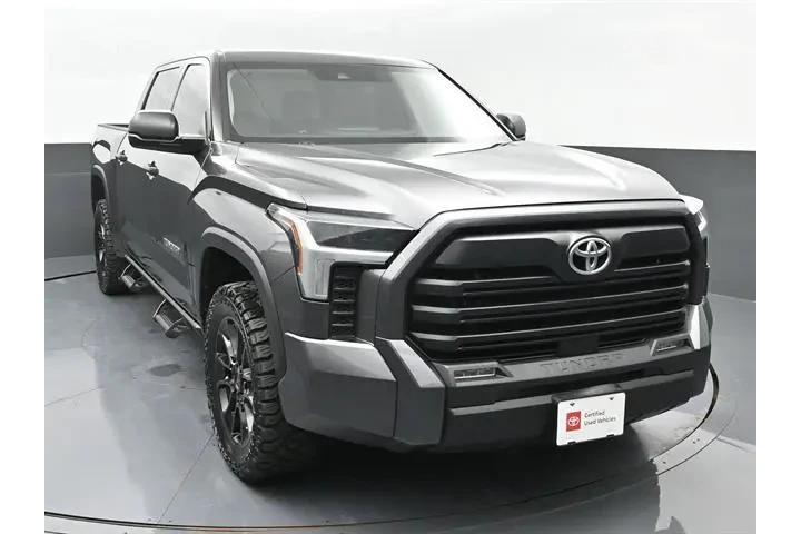 $37882 : Toyota Tundra 2022 4x4 SR5 4 image 3