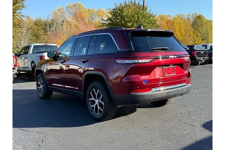$30699 : Jeep Grand Cherokee 2024 4x4 image 6