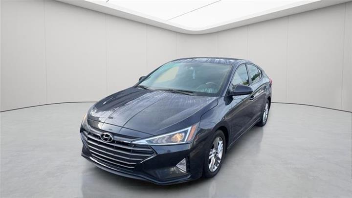 2020 Elantra SEL image 3