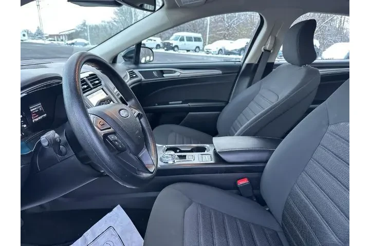 $17095 : Ford Fusion Hybrid 2019 SE 4 image 9