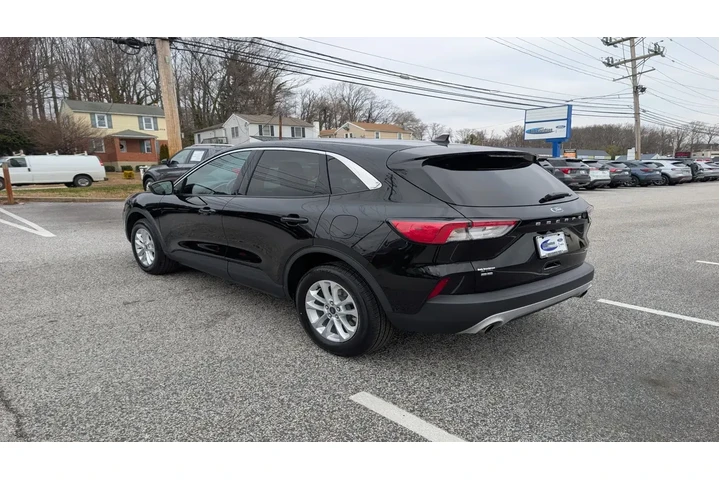 $17996 : Ford Escape 2020 AWD SE 4dr image 4