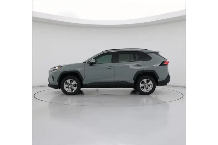$25998 : Toyota RAV4 2022 XLE 4dr SUV image 3