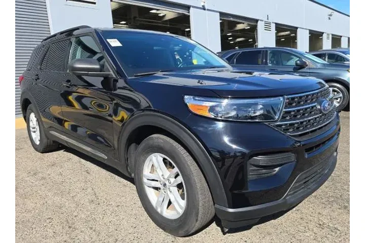 $29800 : Ford Explorer 2023 XLT 4dr S image 3