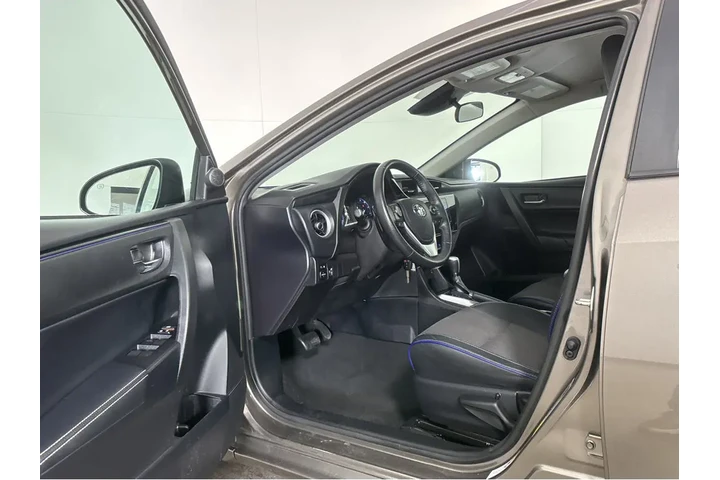 $15000 : Silver Certified2018 Corolla image 2