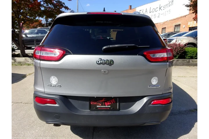 $7900 : 2015 Cherokee 4WD 4dr Latitude image 6