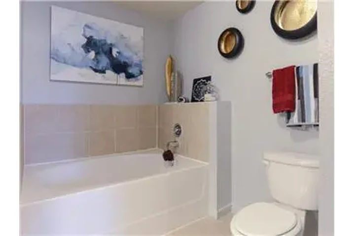 $2612 : Rental property with 2 bedro image 9