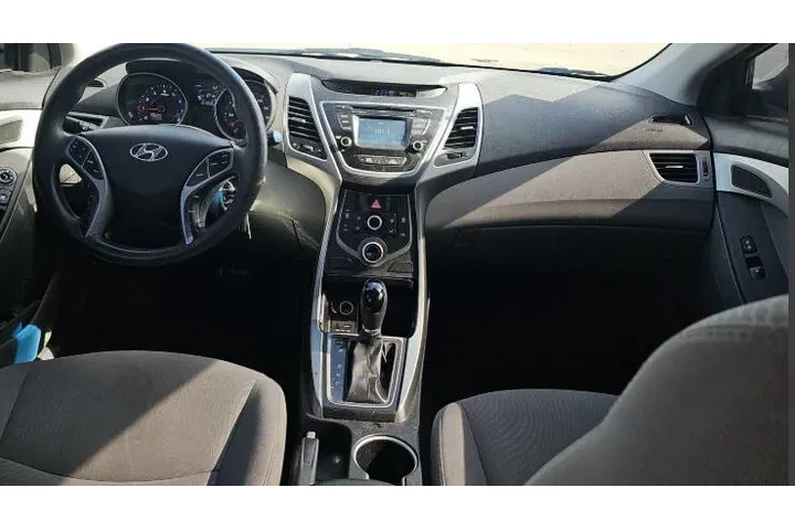 2016 Elantra SE image 7