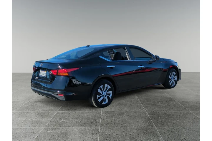 $22700 : Nissan Altima 2025 2.5 S 4dr image 5