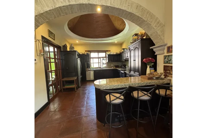 $695000 : Hermosa Casa en Venta en Bella image 6