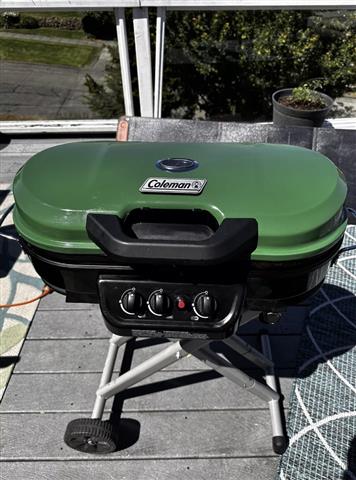 $300 : My outdoor gas grill image 1