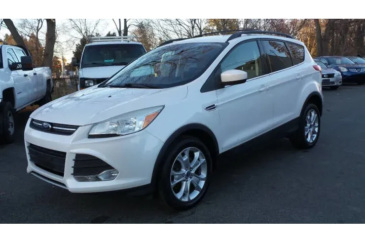 $7900 : 2013 Escape SE image 2
