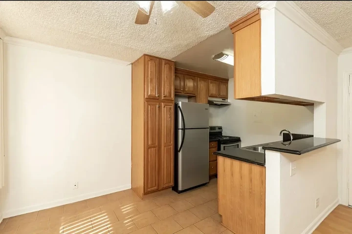 $1100 : Tu nuevo hogar en Los Ángeles image 6