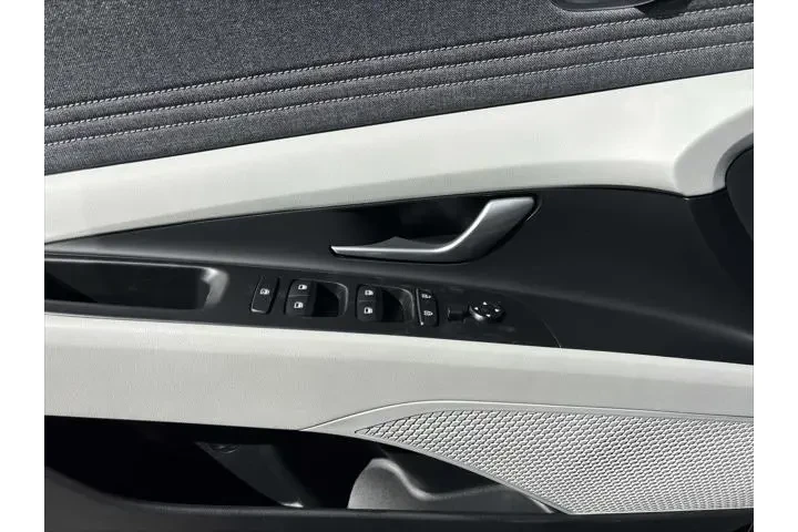 $26185 : Hyundai ELANTRA 2025 Limited image 9