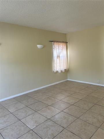 $2095 : 2 bedroom home, parking, LA image 4