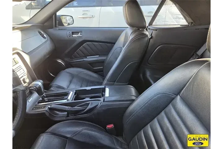 $15818 : Ford Mustang 2010 GT 2dr Con image 5