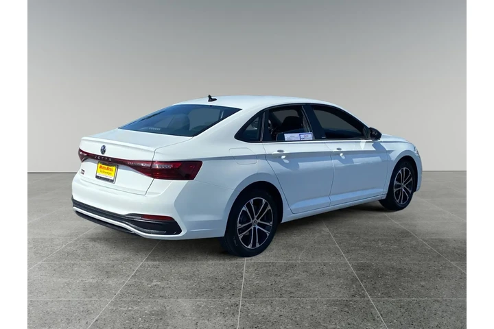 $24950 : Volkswagen Jetta 2025 Sport image 5