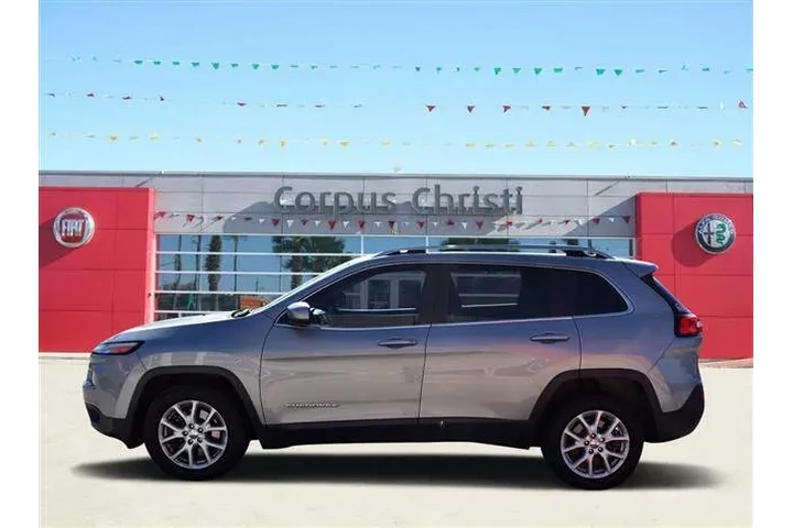 2015 Cherokee Latitude image 5