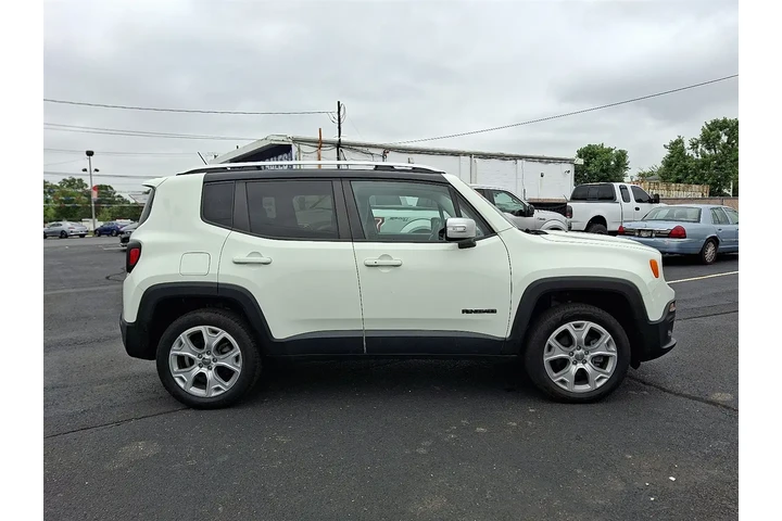 $17300 : 2017 Renegade Limited 4WD image 7