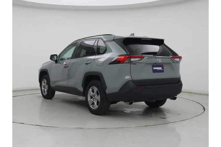 $29998 : Toyota RAV4 2023 AWD XLE 4dr image 2