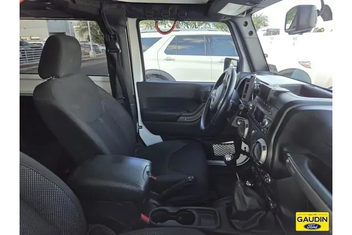 $16801 : Jeep Wrangler 2016 4x4 Sport image 5