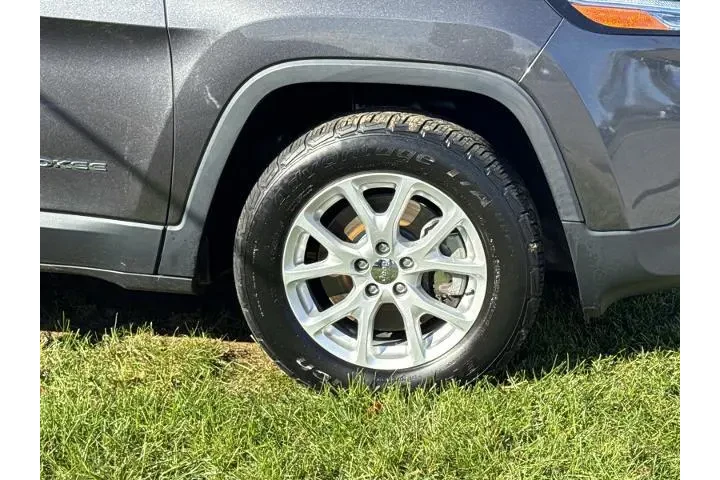 $13500 : Jeep Cherokee 2016 4x4 Latit image 9