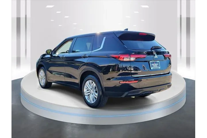 $17788 : Mitsubishi Outlander 2022 ES image 4