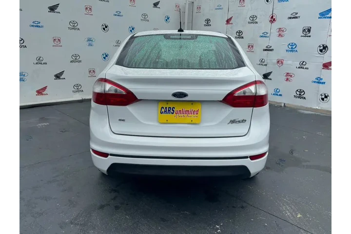 $8995 : 2017 Fiesta SE Sedan image 4
