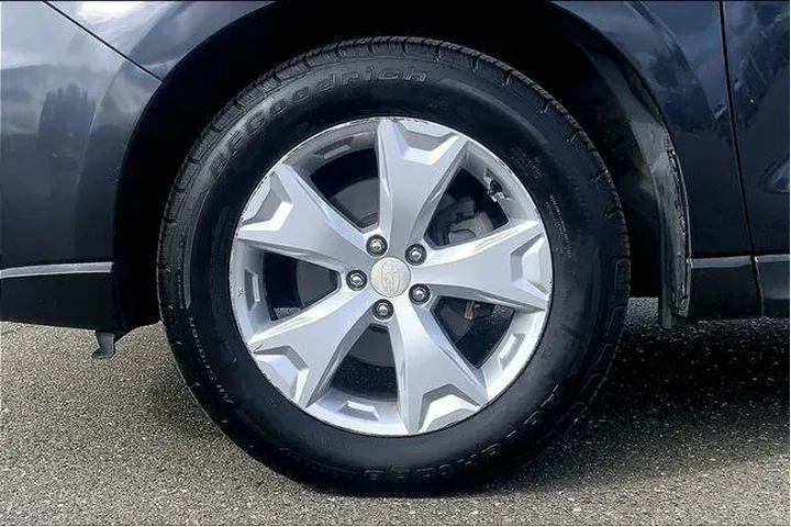 $12985 : Subaru Forester 2014 AWD 2.5 image 9