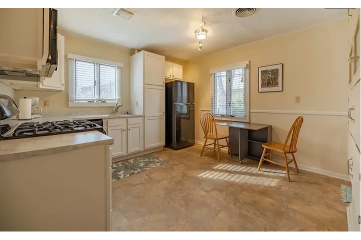 $1150 : YOUR HOME image 4