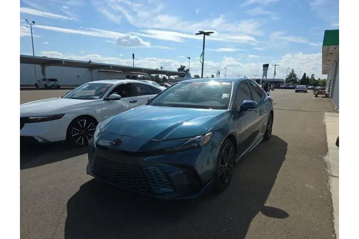 $36900 : Toyota Camry 2025 SE 4dr Sed image 3