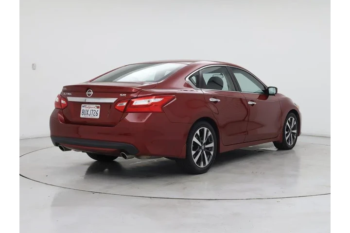 $13998 : Nissan Altima 2016 2.5 SR 4d image 8