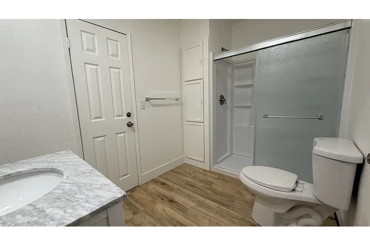 $1195 : Santa Ana Renta image 5