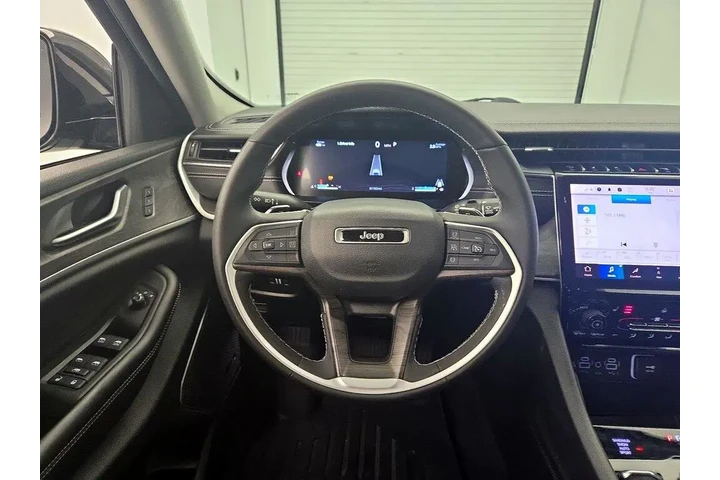 $26998 : Jeep Grand Cherokee 2023 4x4 image 10