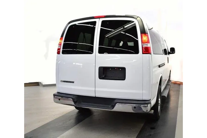 $39994 : Chevrolet Express 2024 LT 35 image 5